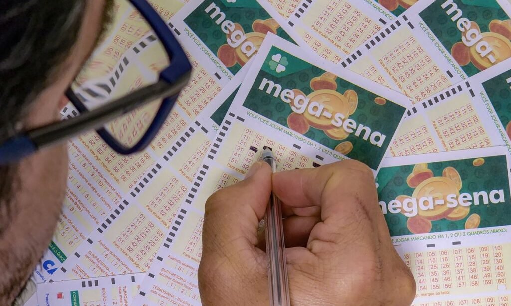 Mega-Sena sorteia prêmio acumulado em R$ 230 milhões neste sábado