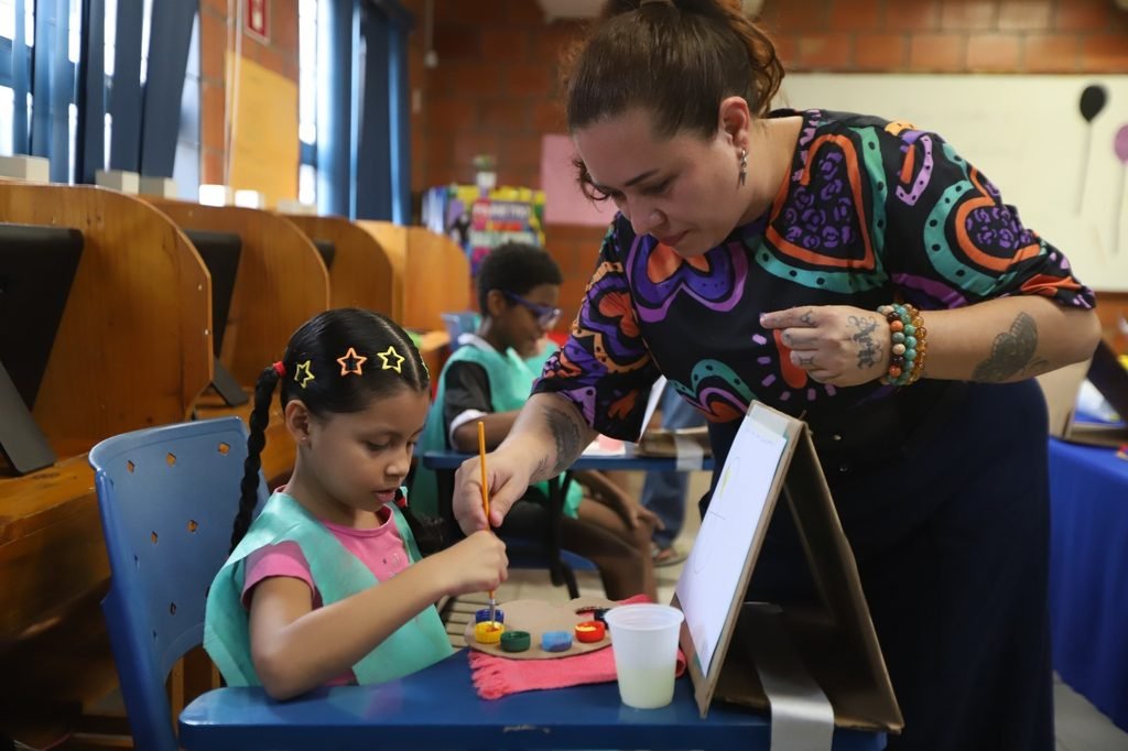 Prosamin+: No Mês das Crianças, UGPE promove oficina de pintura infantil no Residencial Mestre Chico