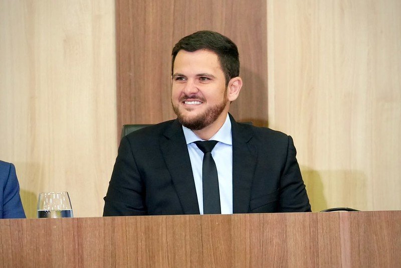 Prefeito Renato Junior prestigia posse dos três novos desembargadores e destaca fortalecimento do Judiciário amazonense